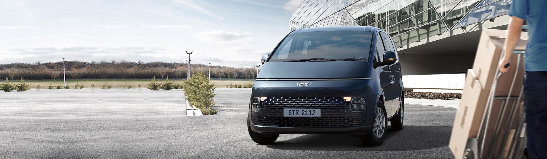 Closer view at the front part of Hyundai car with its logo and grille